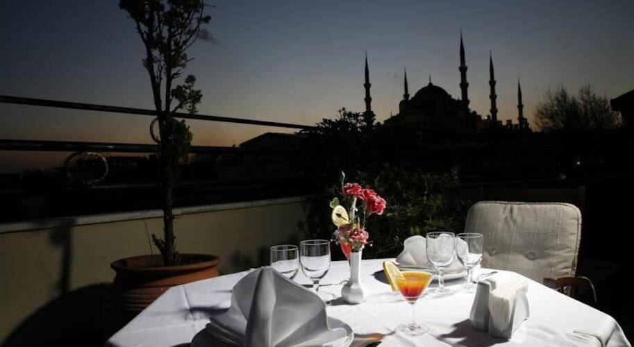 Azade Hotel