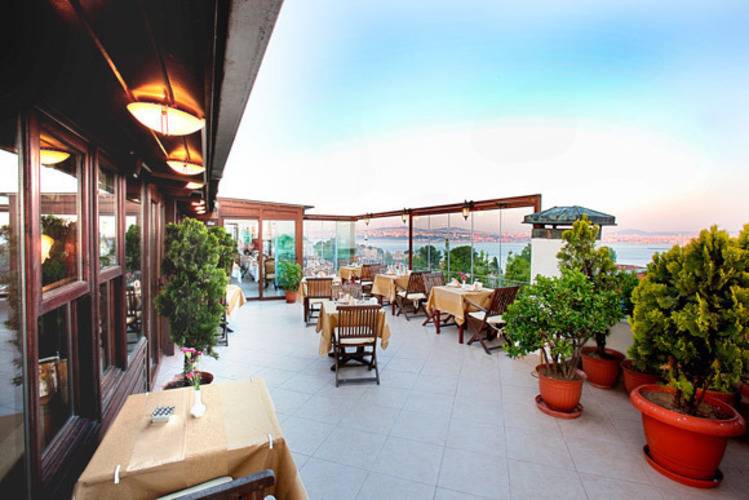 Azade Hotel