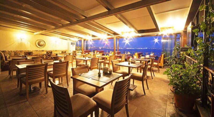 Azade Hotel