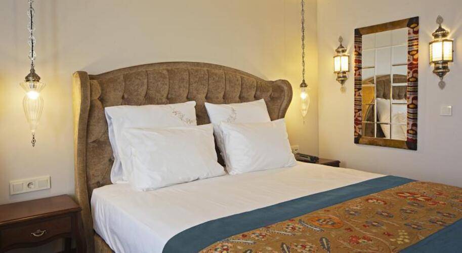 Azade Hotel