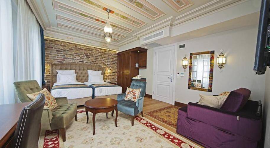 Azade Premier Hotel