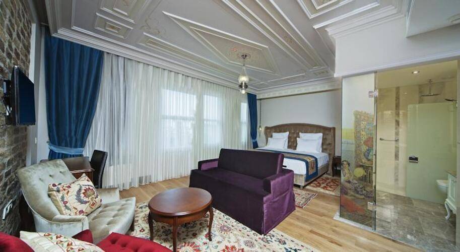 Azade Premier Hotel