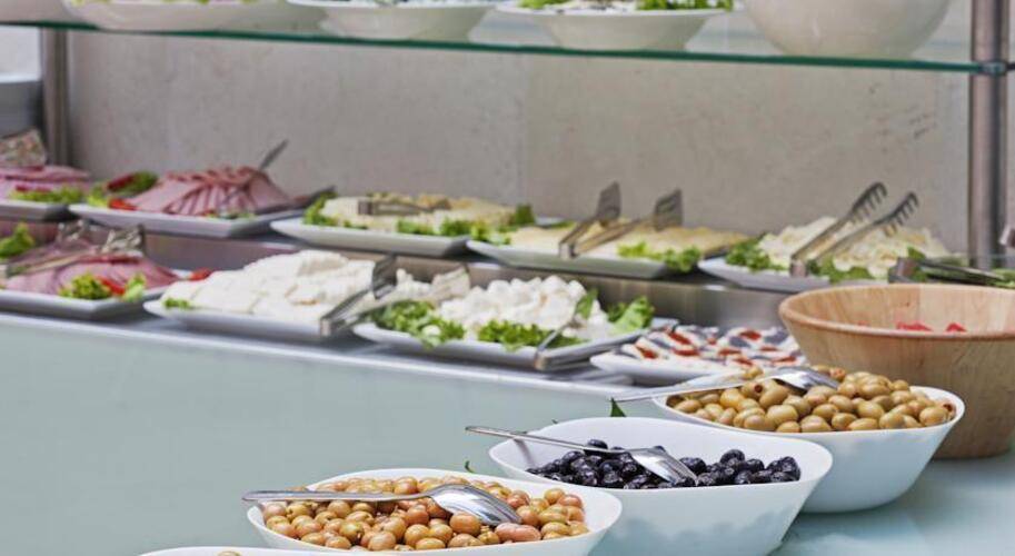 Azade Premier Hotel