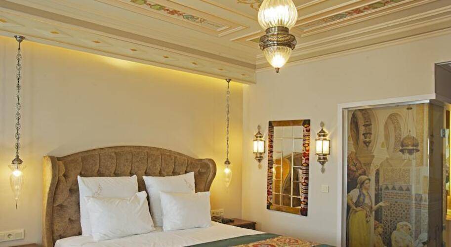 Azade Premier Hotel