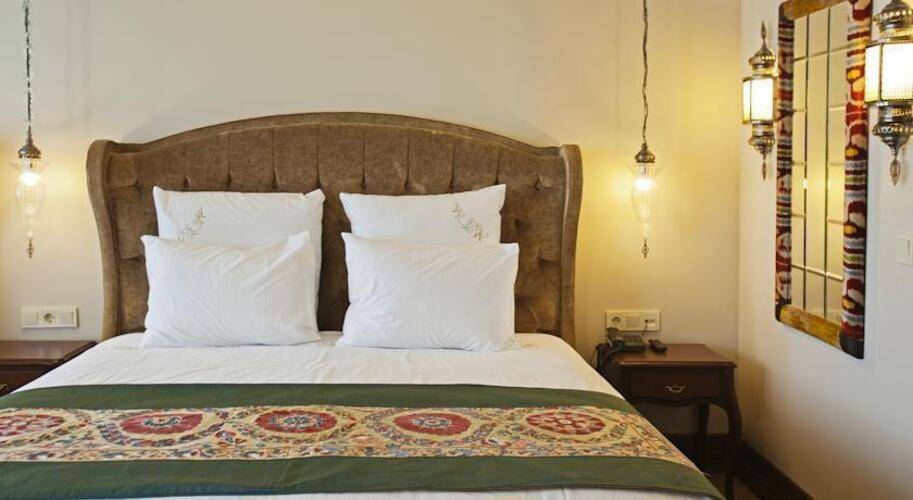 Azade Premier Hotel