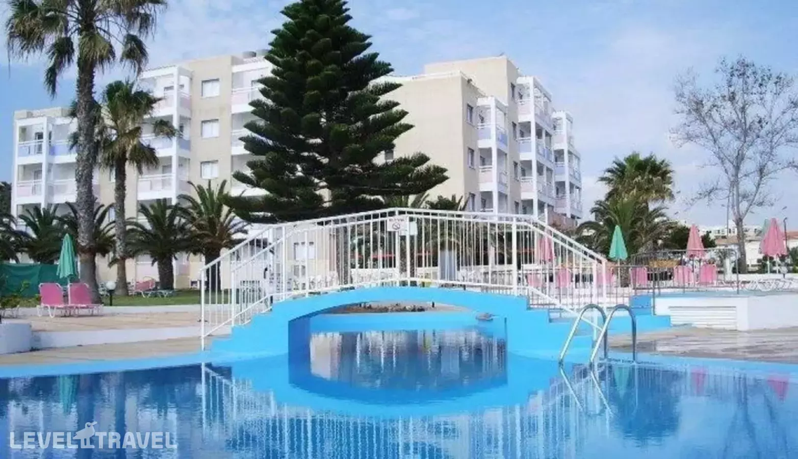 Astreas Beach Hotel Apts