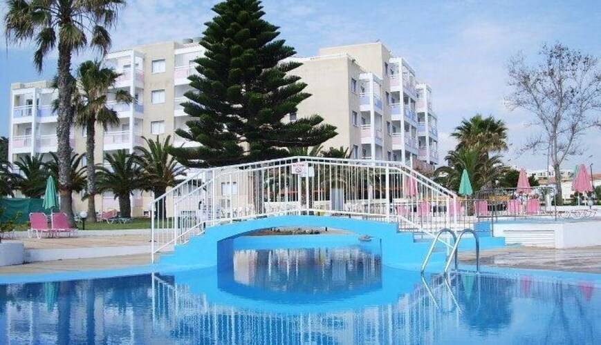 Astreas Beach Hotel Apts