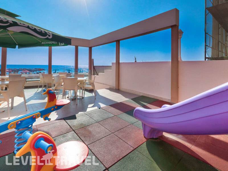 Фотография Mackenzie Beach Hotel & Apts