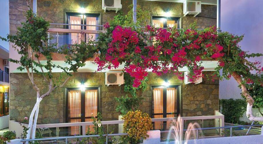 Lia Apartments