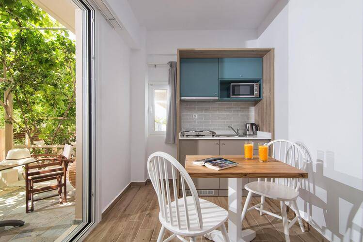 Irida Hotel & Apartments