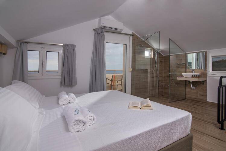 Irida Hotel & Apartments