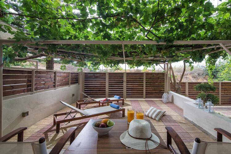 Irida Hotel & Apartments