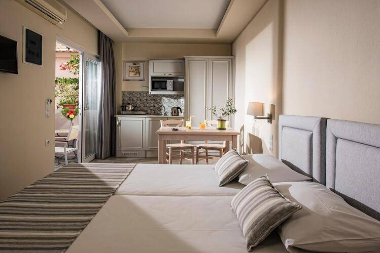 Irida Hotel & Apartments