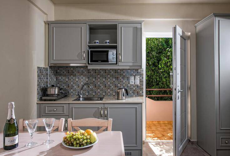 Irida Hotel & Apartments
