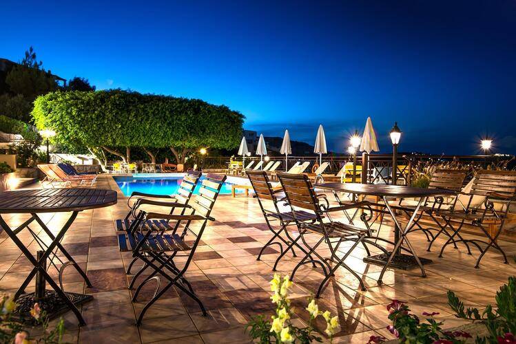 Irida Hotel & Apartments