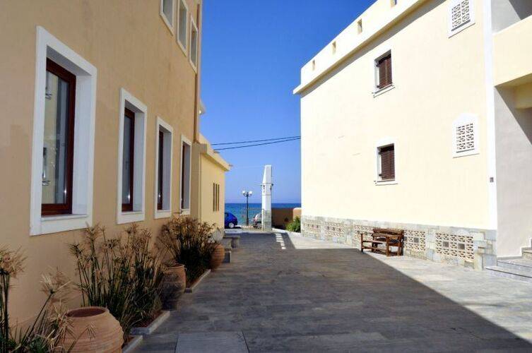Niros Beach Front Apart Hotel