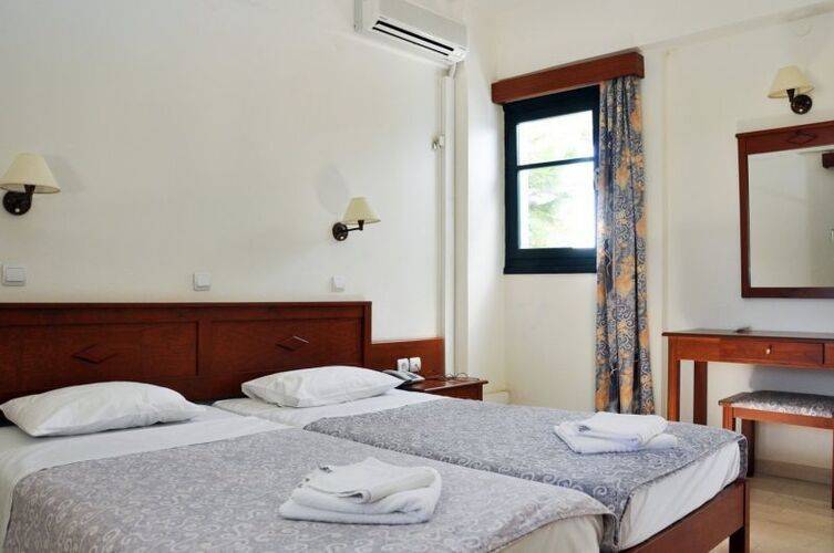 Niros Beach Front Apart Hotel