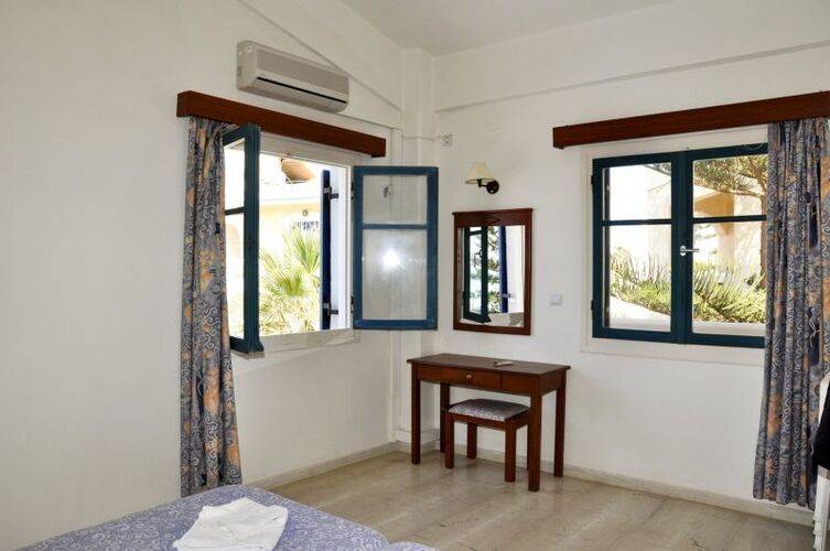 Niros Beach Front Apart Hotel