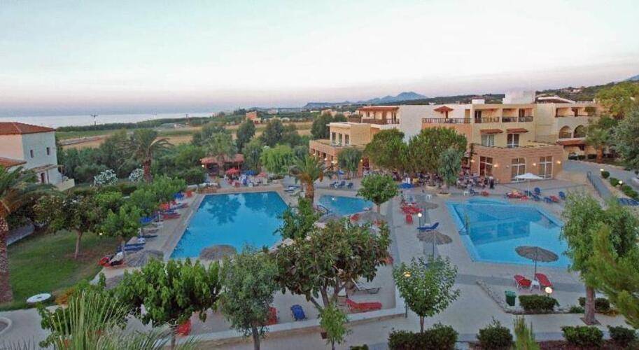 Maravel Hotel
