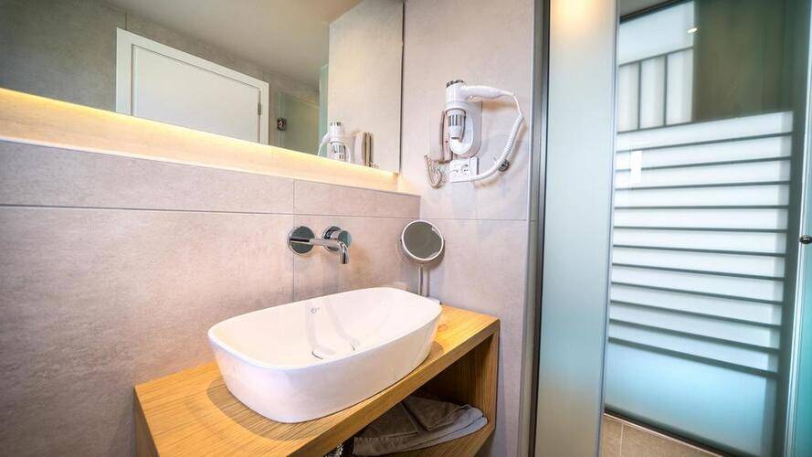 Adele Beach Hotel