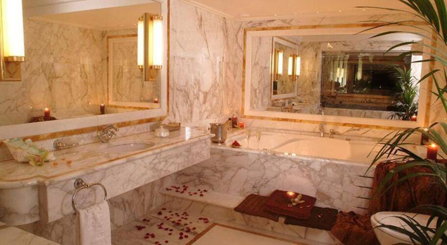 Royal Olympic Hotel
