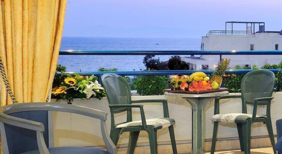 Emmantina Hotel