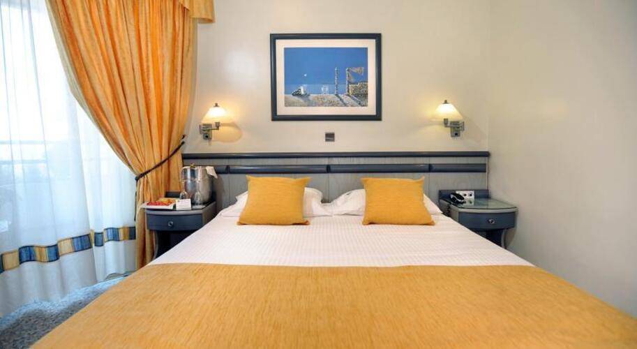 Emmantina Hotel