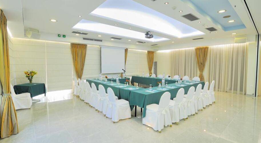 Emmantina Hotel