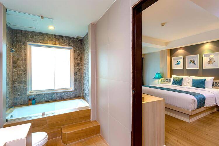 Khao Lak Emerald Beach Resort & Spa