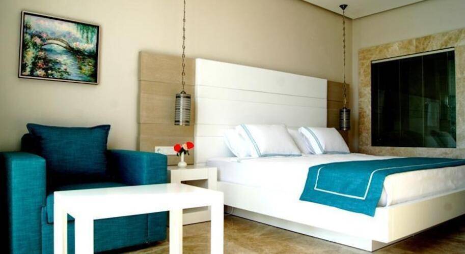 Lugga Deluxe Boutique Hotel & Beach