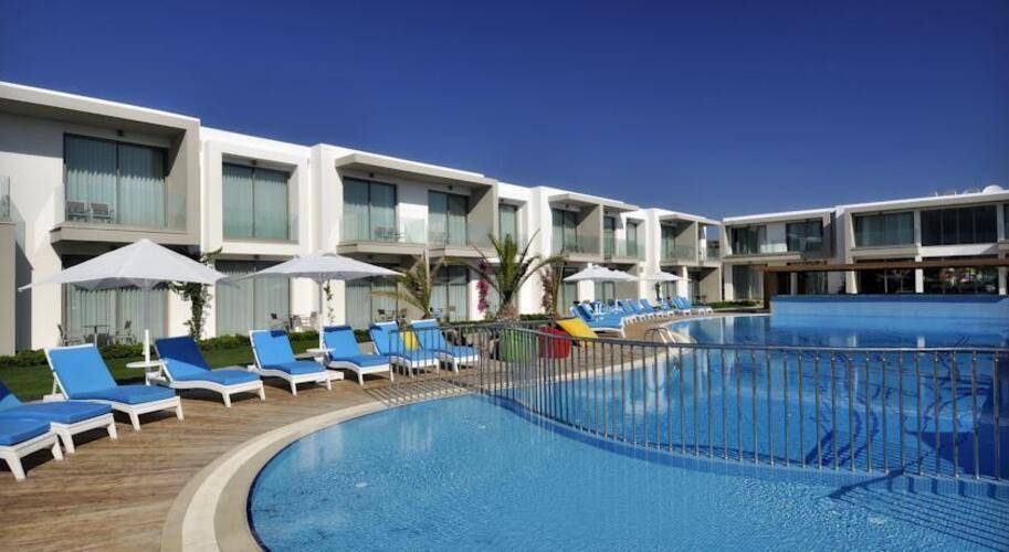 Lugga Deluxe Boutique Hotel & Beach