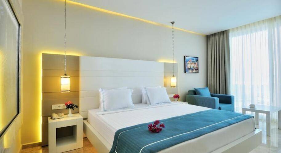 Lugga Deluxe Boutique Hotel & Beach