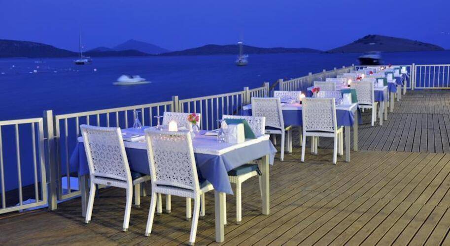Lugga Deluxe Boutique Hotel & Beach