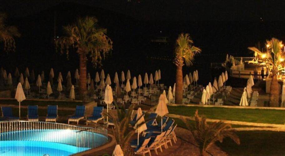 Lugga Deluxe Boutique Hotel & Beach
