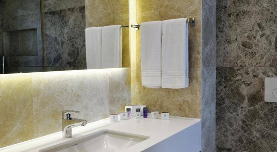 Lugga Deluxe Boutique Hotel & Beach