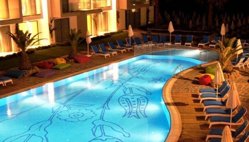 Lugga Deluxe Boutique Hotel & Beach