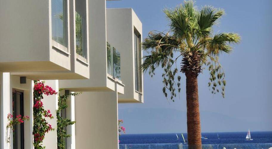 Lugga Deluxe Boutique Hotel & Beach