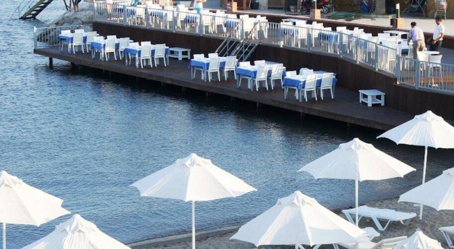 Lugga Deluxe Boutique Hotel & Beach