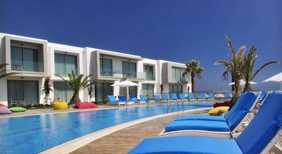 Lugga Deluxe Boutique Hotel & Beach