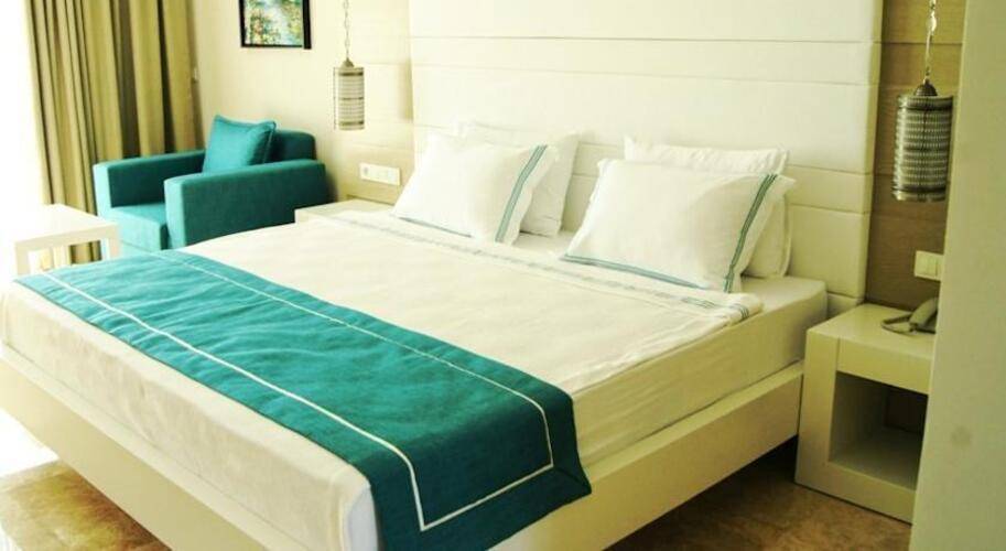 Lugga Deluxe Boutique Hotel & Beach