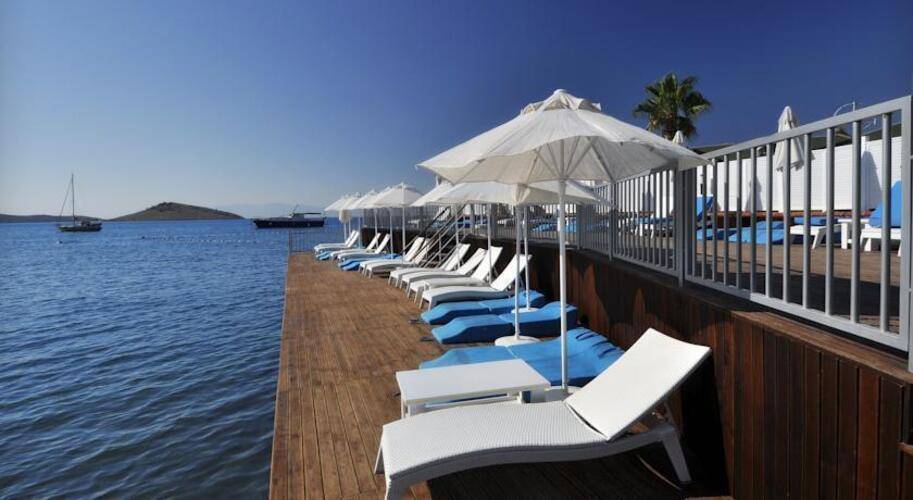 Lugga Deluxe Boutique Hotel & Beach