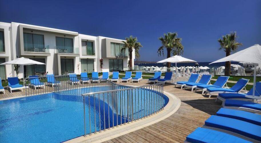 Lugga Deluxe Boutique Hotel & Beach