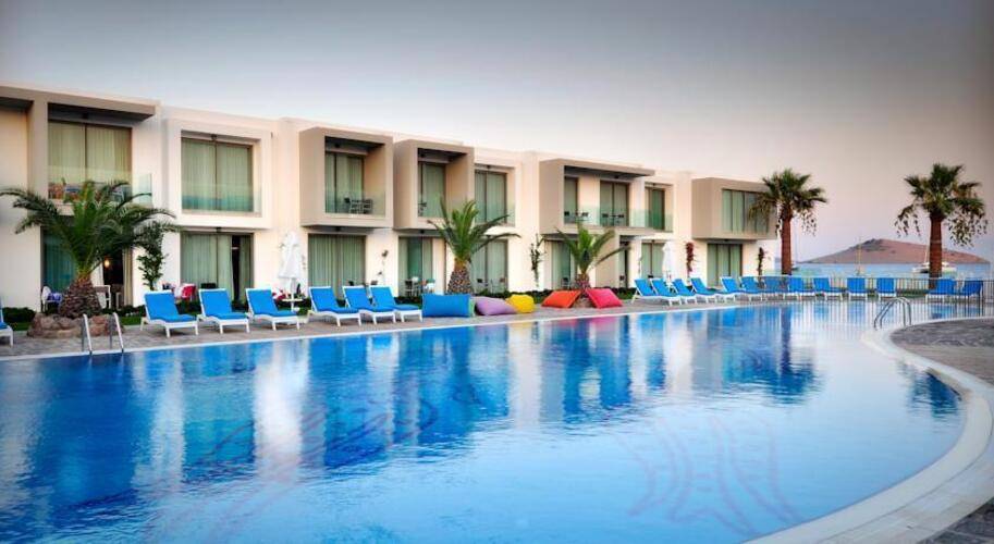 Lugga Deluxe Boutique Hotel & Beach