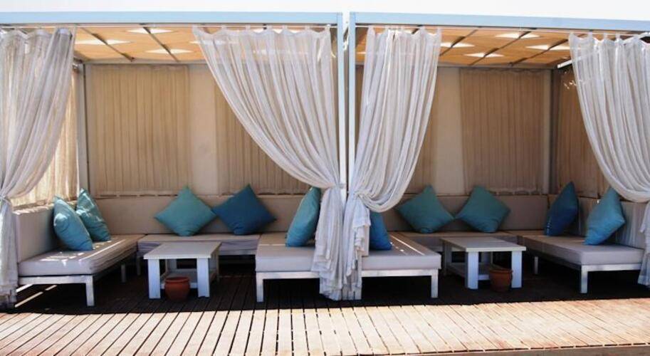 Lugga Deluxe Boutique Hotel & Beach