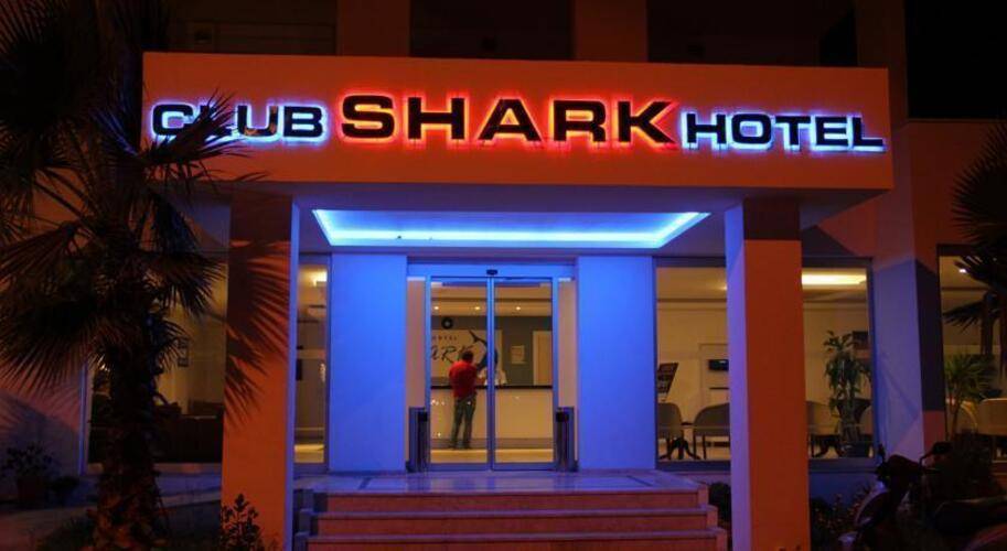 Club Shark Hotel
