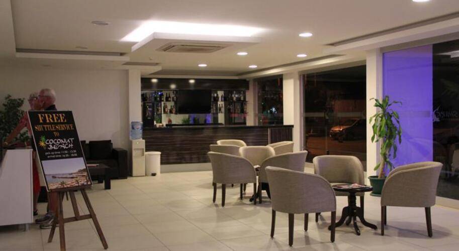 Club Shark Hotel