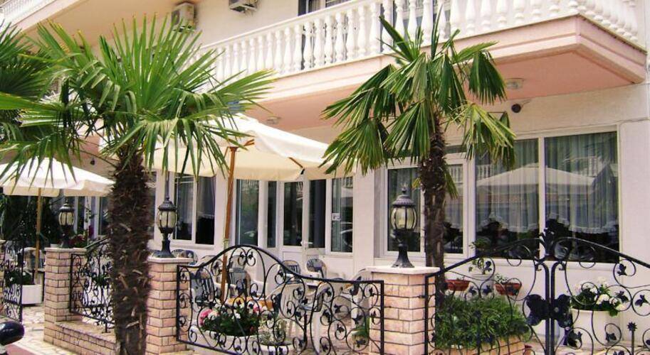 Gold Stern Hotel