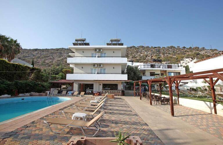 Iraklis Hotel & Apartments