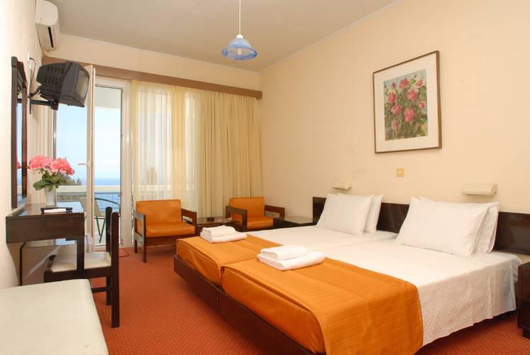 Alexandros Hotel