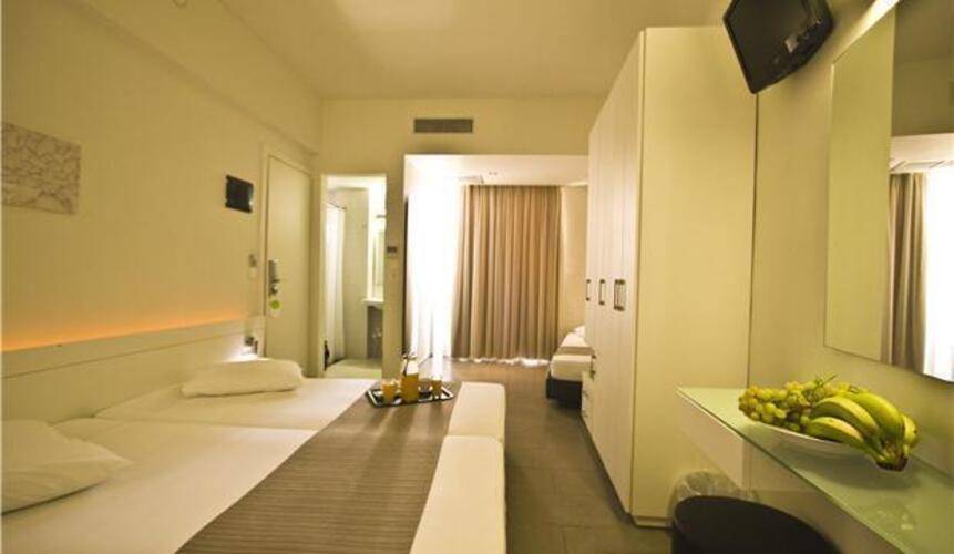 Atlantis City Hotel